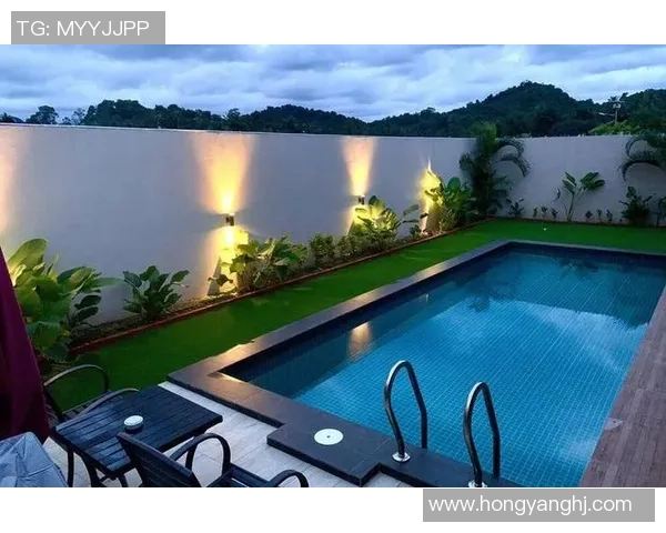 私人泳池打造奢华休闲空间 享受独特私人时光与舒适生活体验